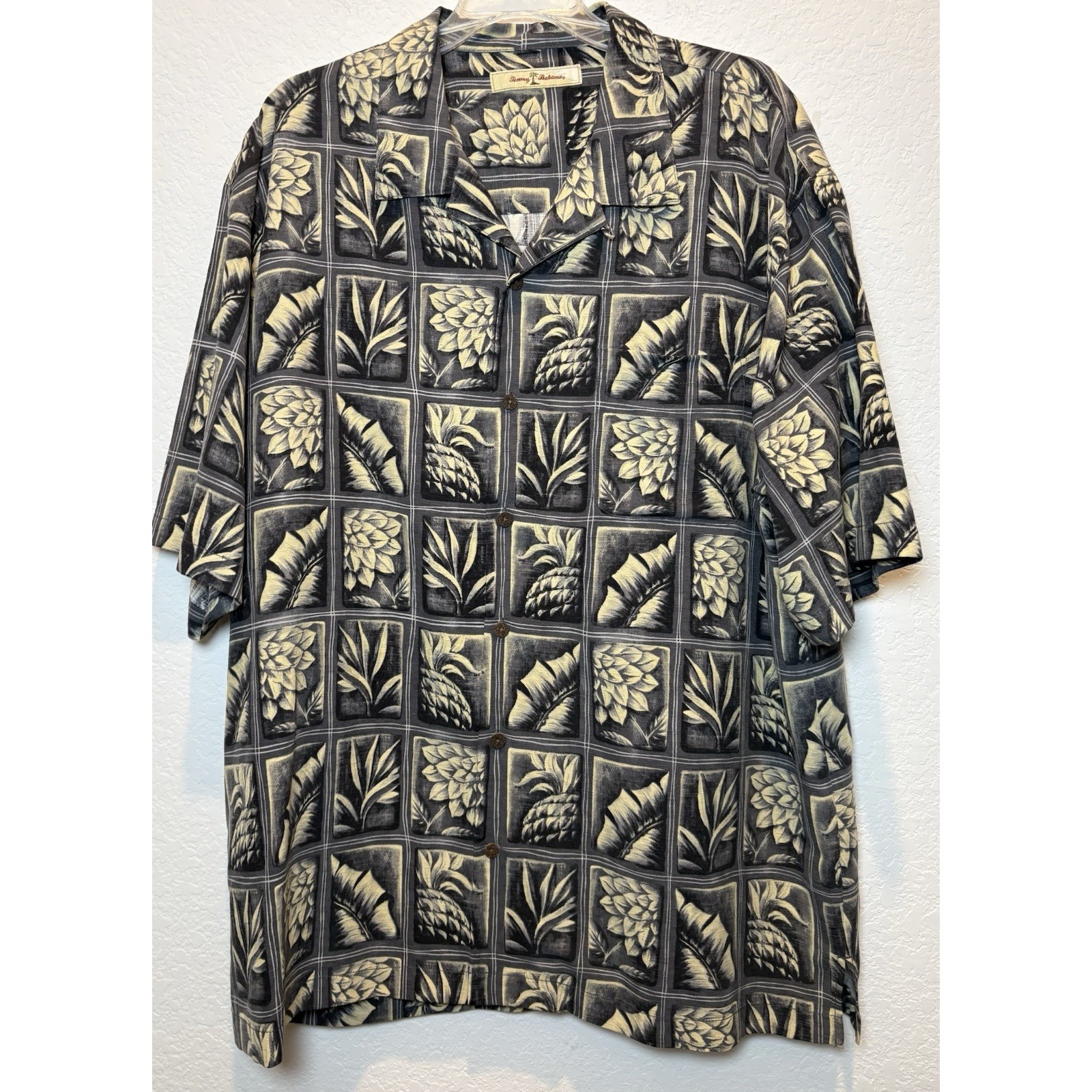 Tommy Bahama Men’s 100% Silk Hawaiian Shirt Size Xl